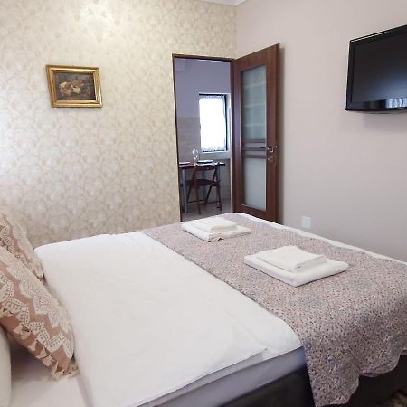 Laroka House Arty And Cosy Studio Universitate Center Bukarest Exteriör bild