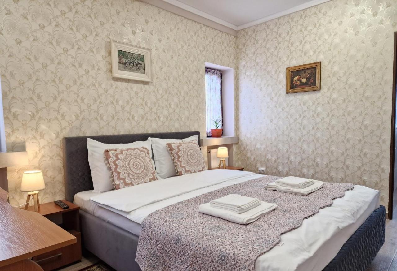Laroka House Arty And Cosy Studio Universitate Center Bukarest Exteriör bild