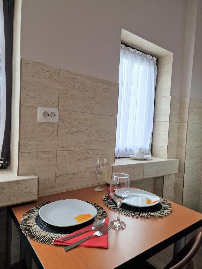 Laroka House Arty And Cosy Studio Universitate Center Bukarest Exteriör bild
