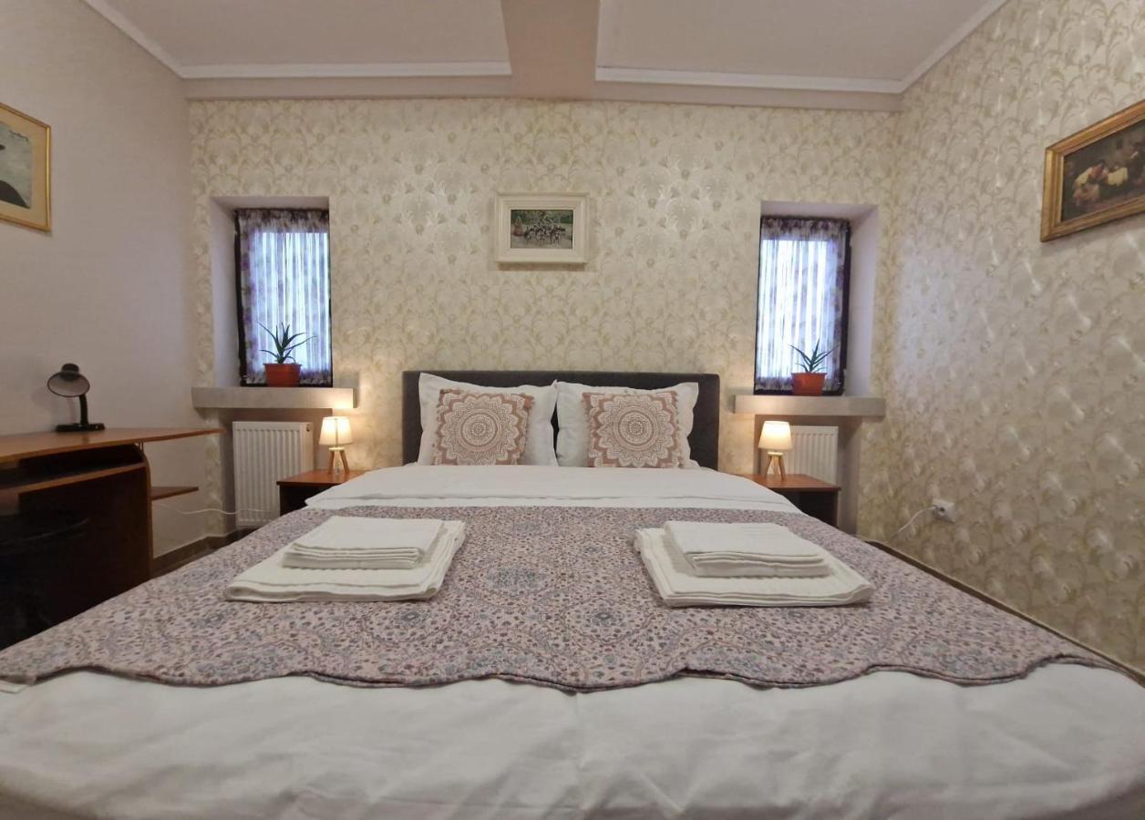 Laroka House Arty And Cosy Studio Universitate Center Bukarest Exteriör bild