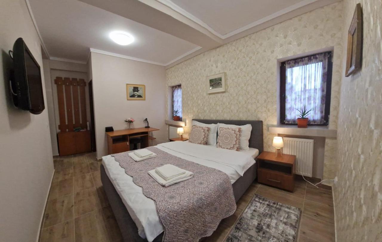 Laroka House Arty And Cosy Studio Universitate Center Bukarest Exteriör bild