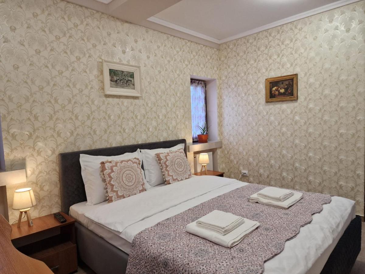 Laroka House Arty And Cosy Studio Universitate Center Bukarest Exteriör bild