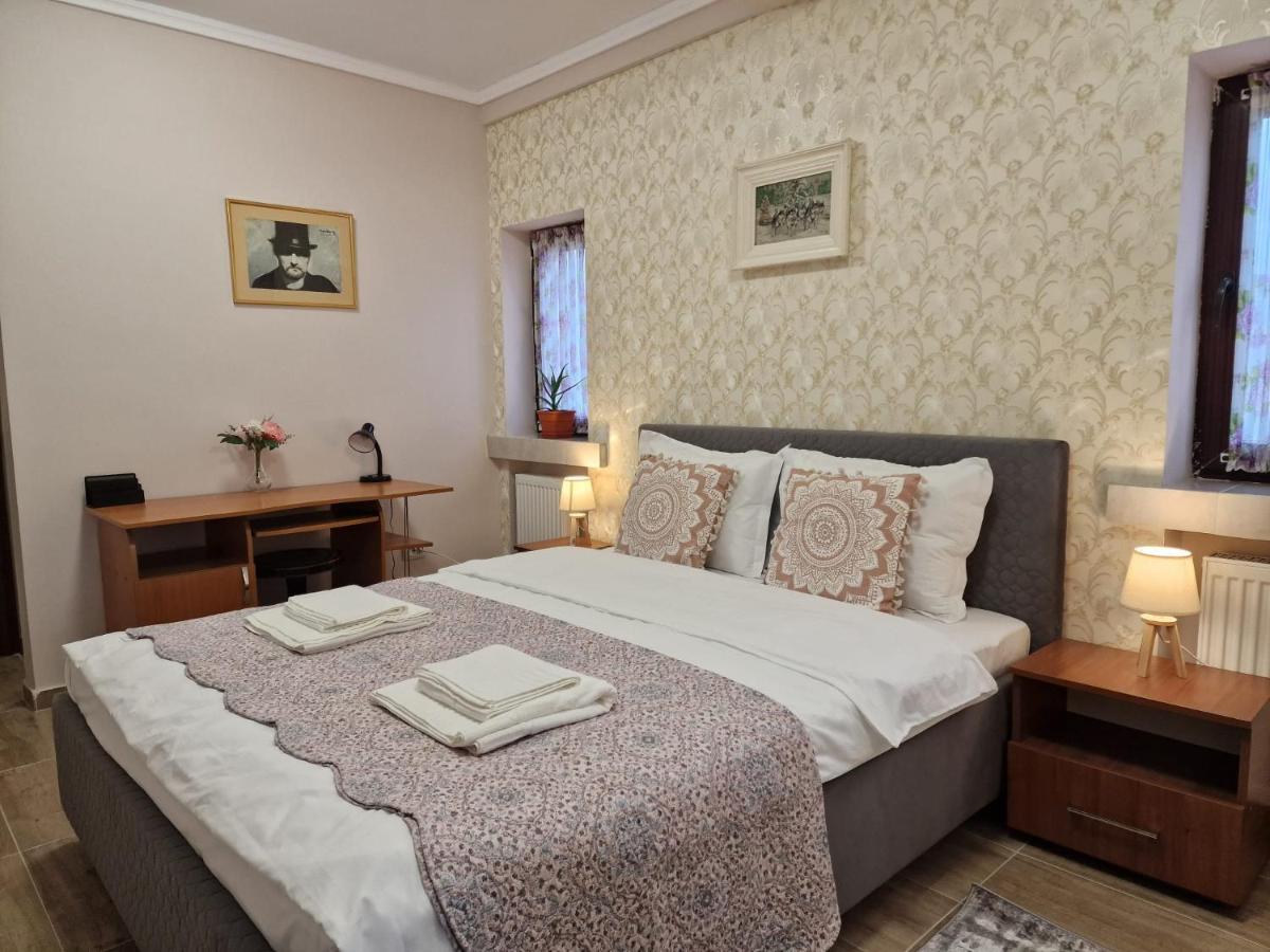 Laroka House Arty And Cosy Studio Universitate Center Bukarest Exteriör bild